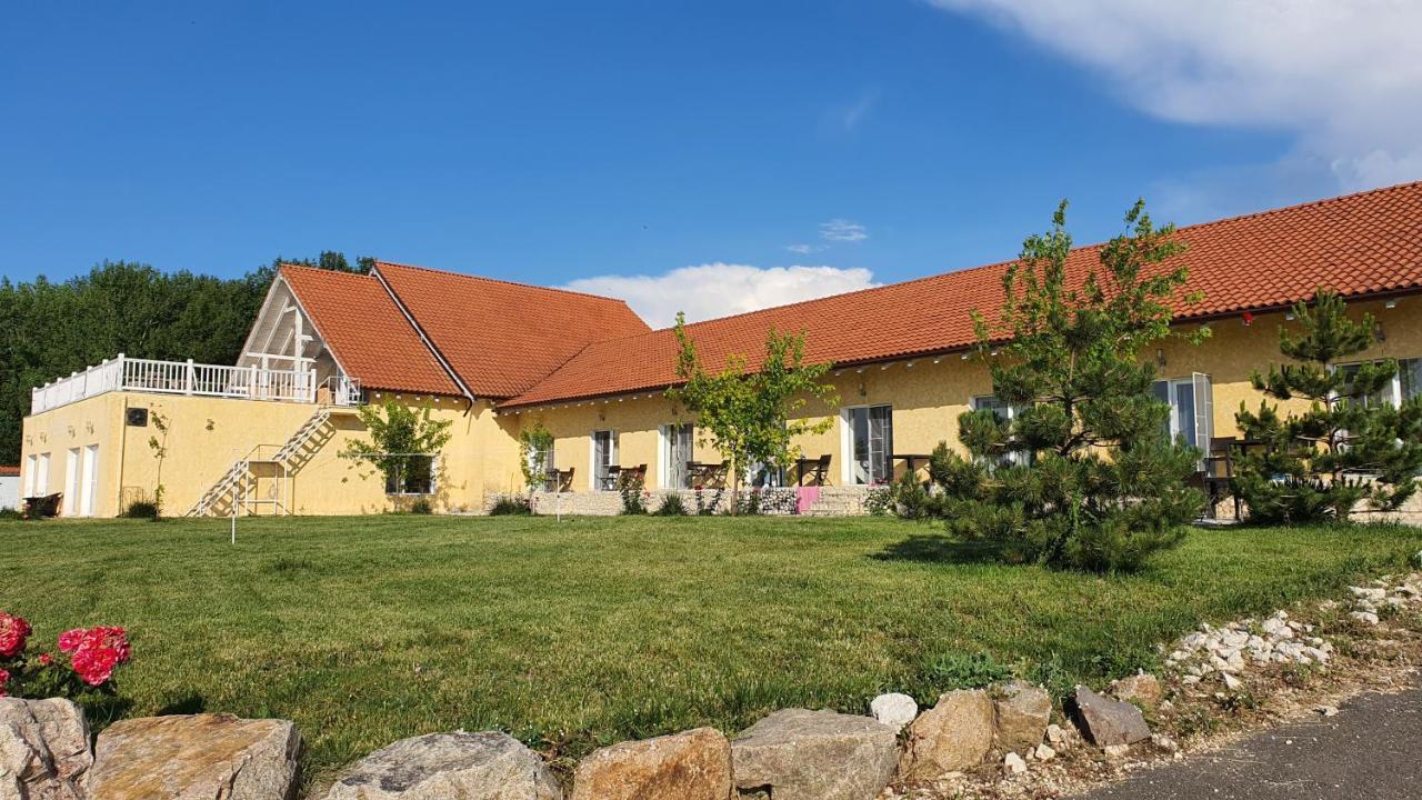 Willa Naiada Ostrov Zewnętrze zdjęcie